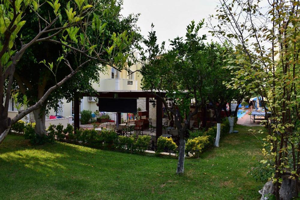 Sofia Studios & Apts Ajía Marína Kültér fotó
